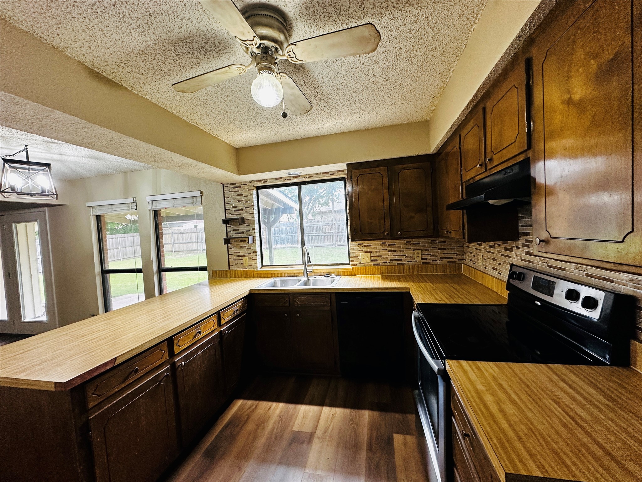 6741 Ridgetop Road North Richland Hills TX 76182