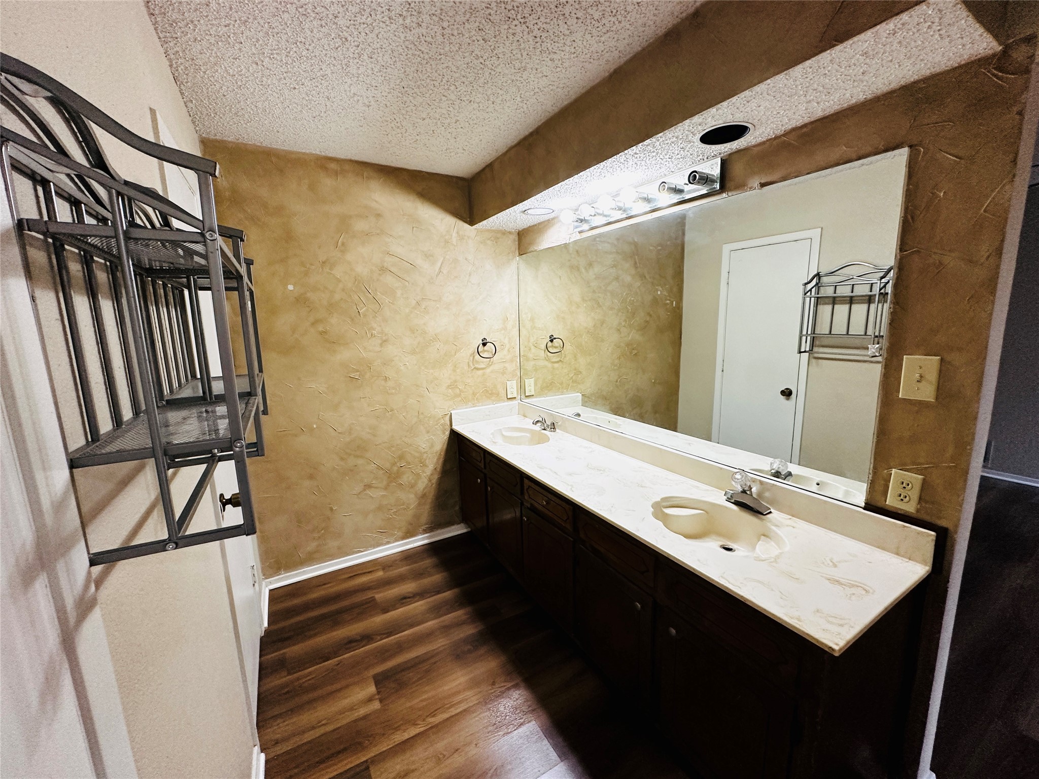 6741 Ridgetop Road North Richland Hills TX 76182