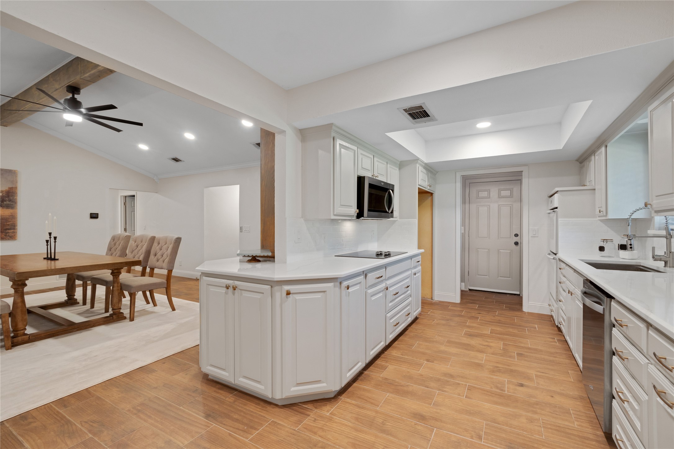 439 S Snyder Avenue Justin TX 76247