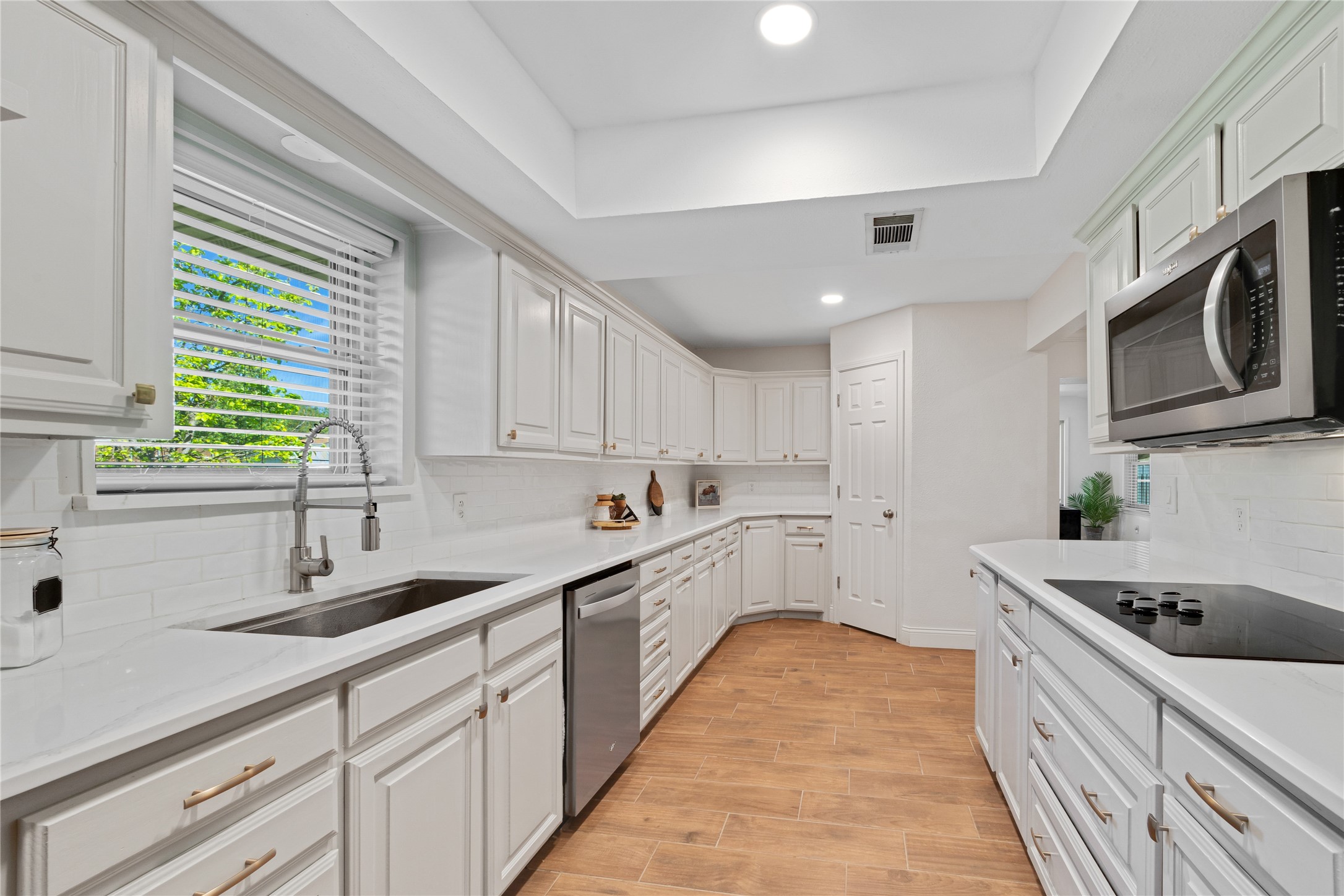 439 S Snyder Avenue Justin TX 76247