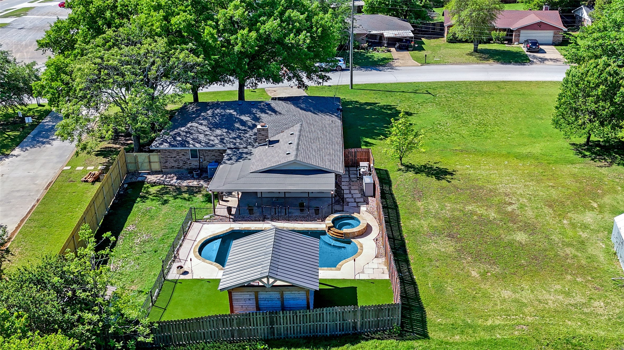 439 S Snyder Avenue Justin TX 76247