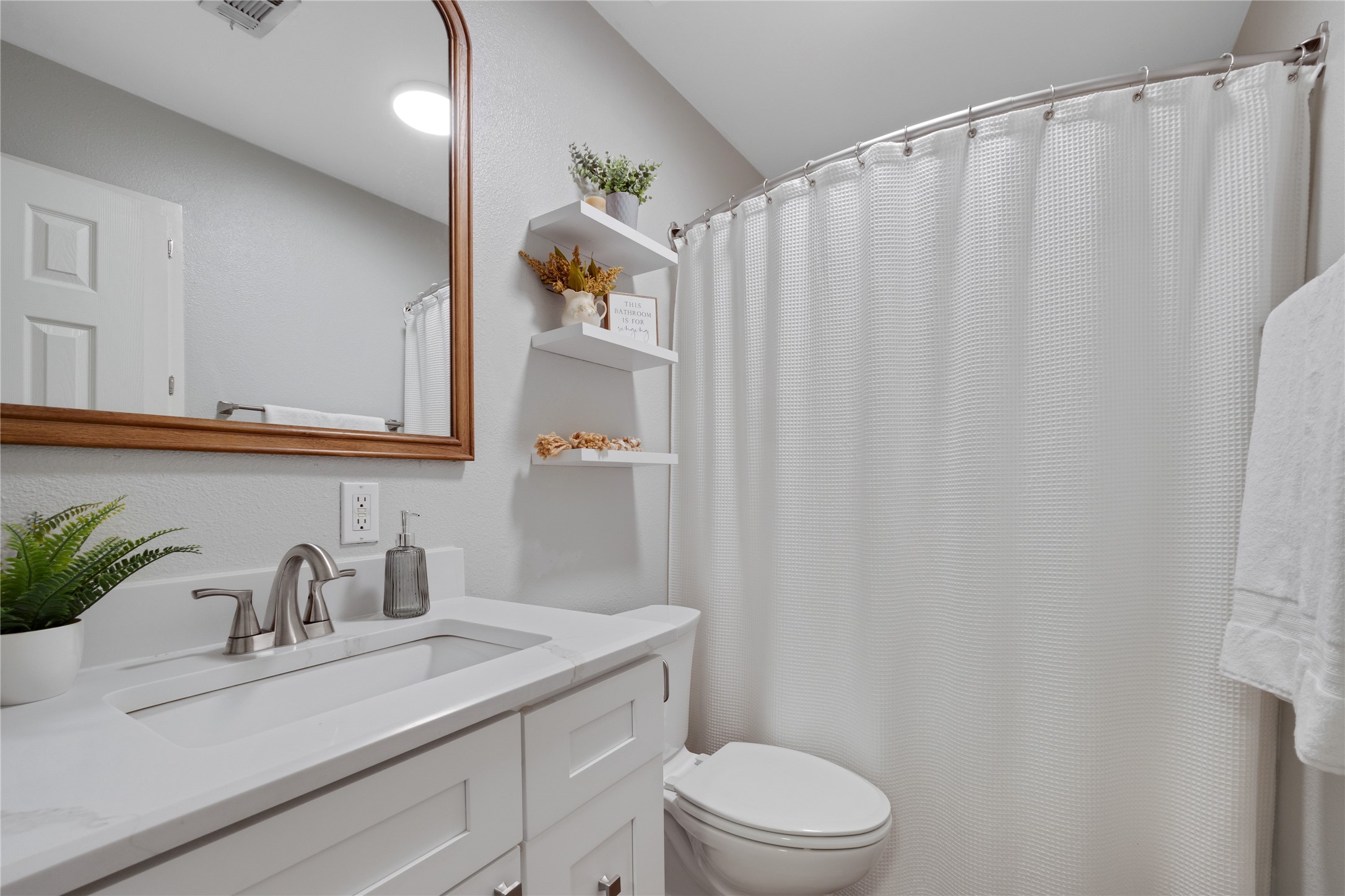 439 S Snyder Avenue Justin TX 76247