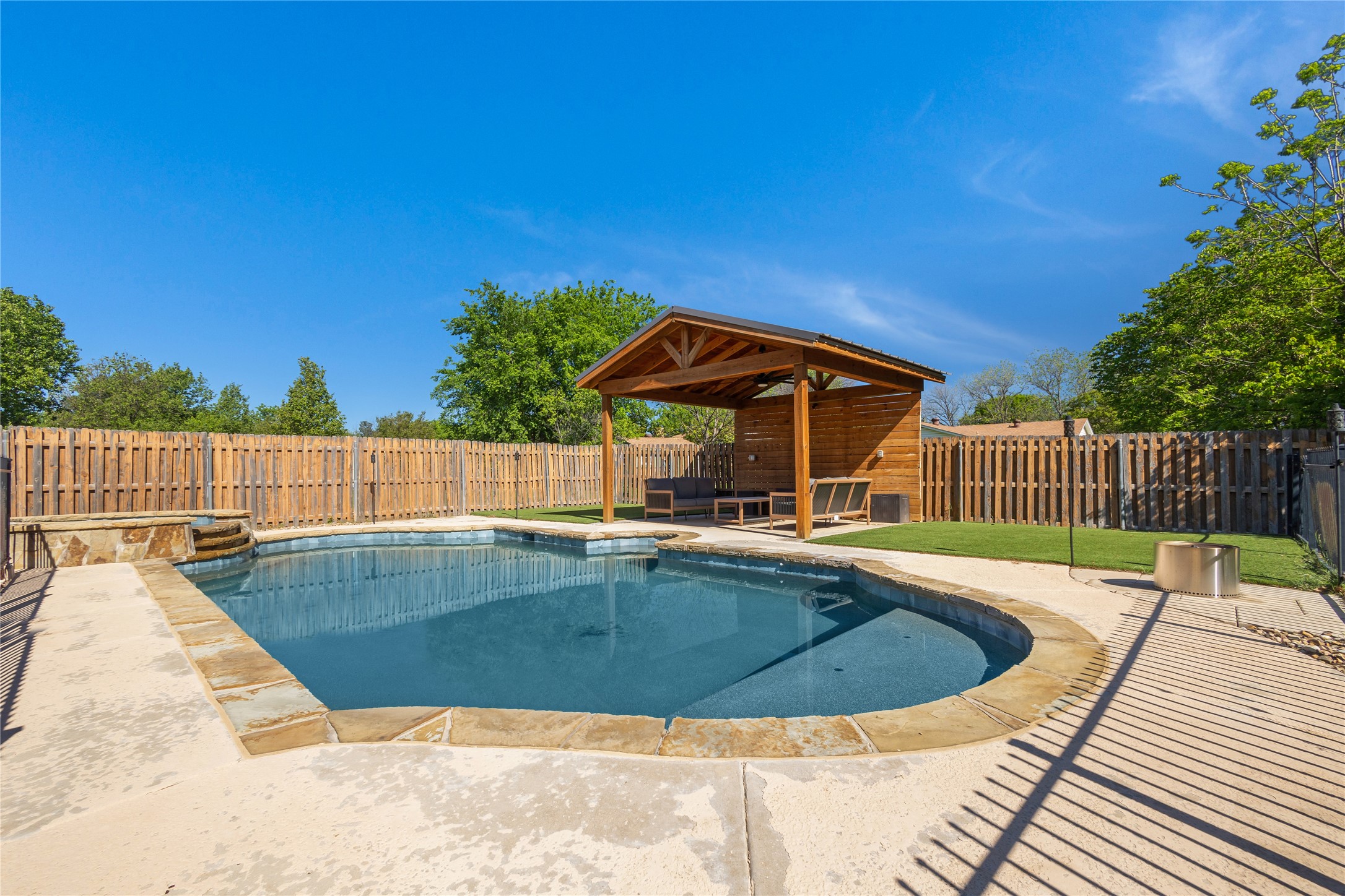 439 S Snyder Avenue Justin TX 76247