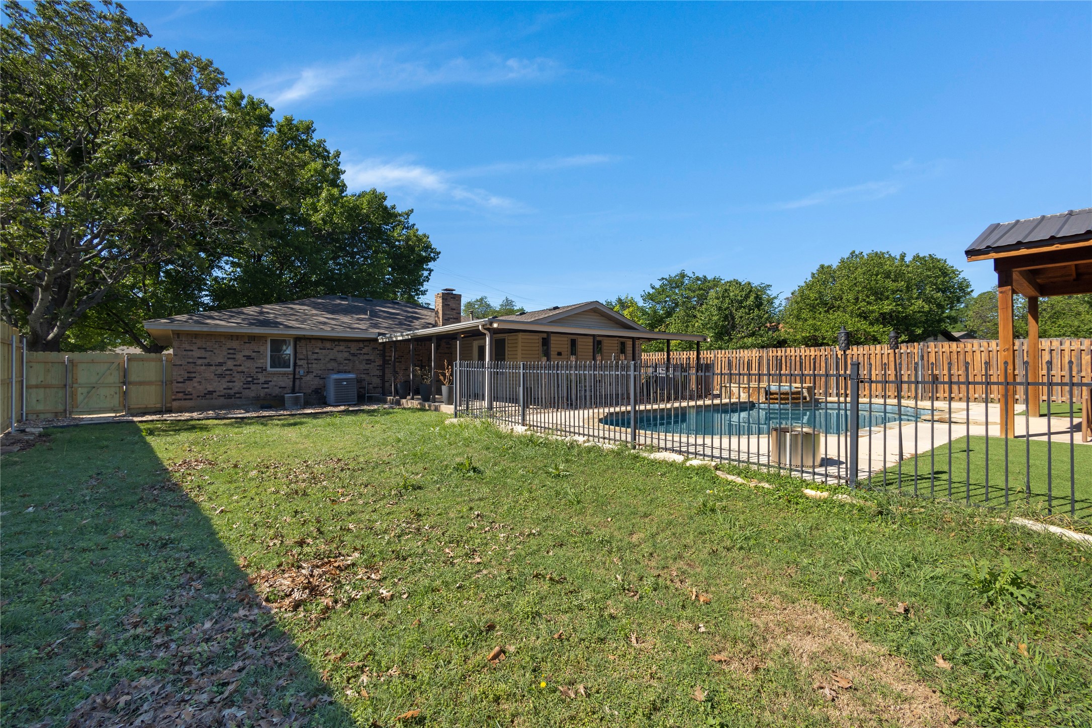 439 S Snyder Avenue Justin TX 76247