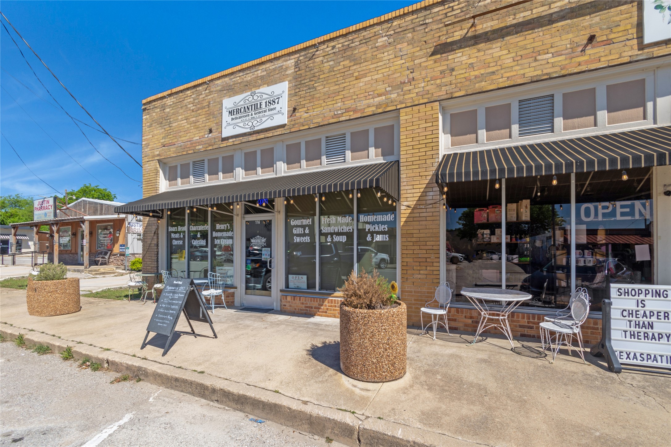 439 S Snyder Avenue Justin TX 76247