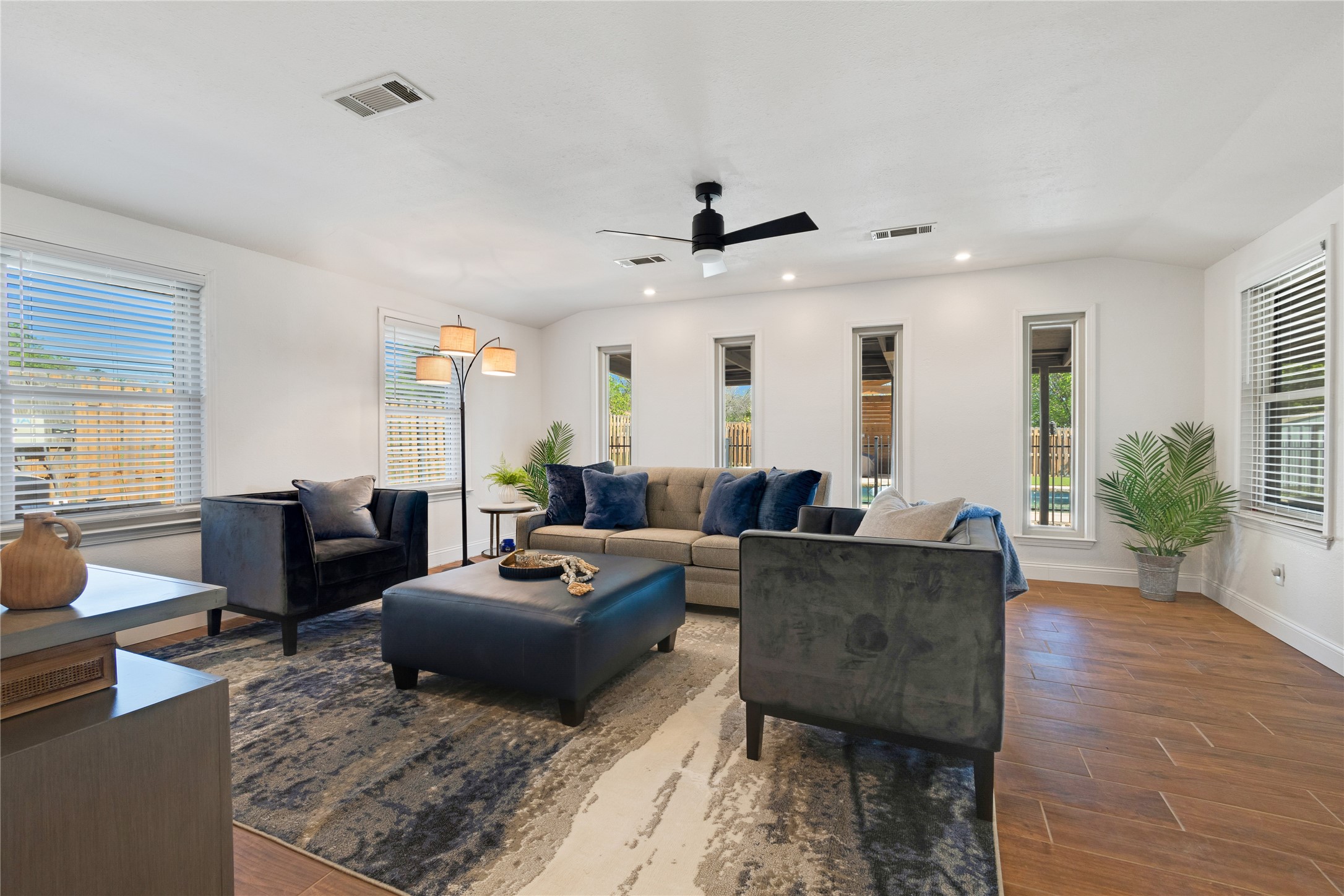 439 S Snyder Avenue Justin TX 76247