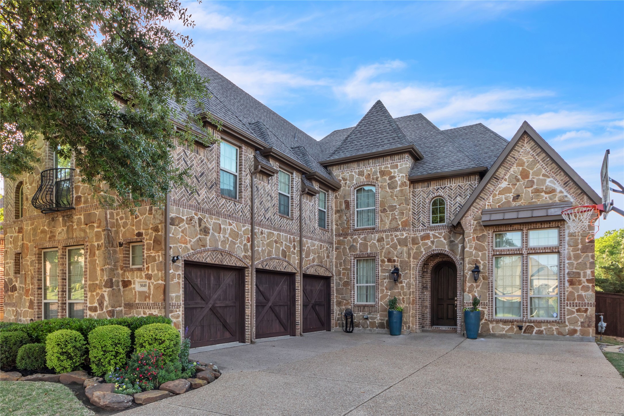 3040 N Camino Lagos Grand Prairie TX 75054