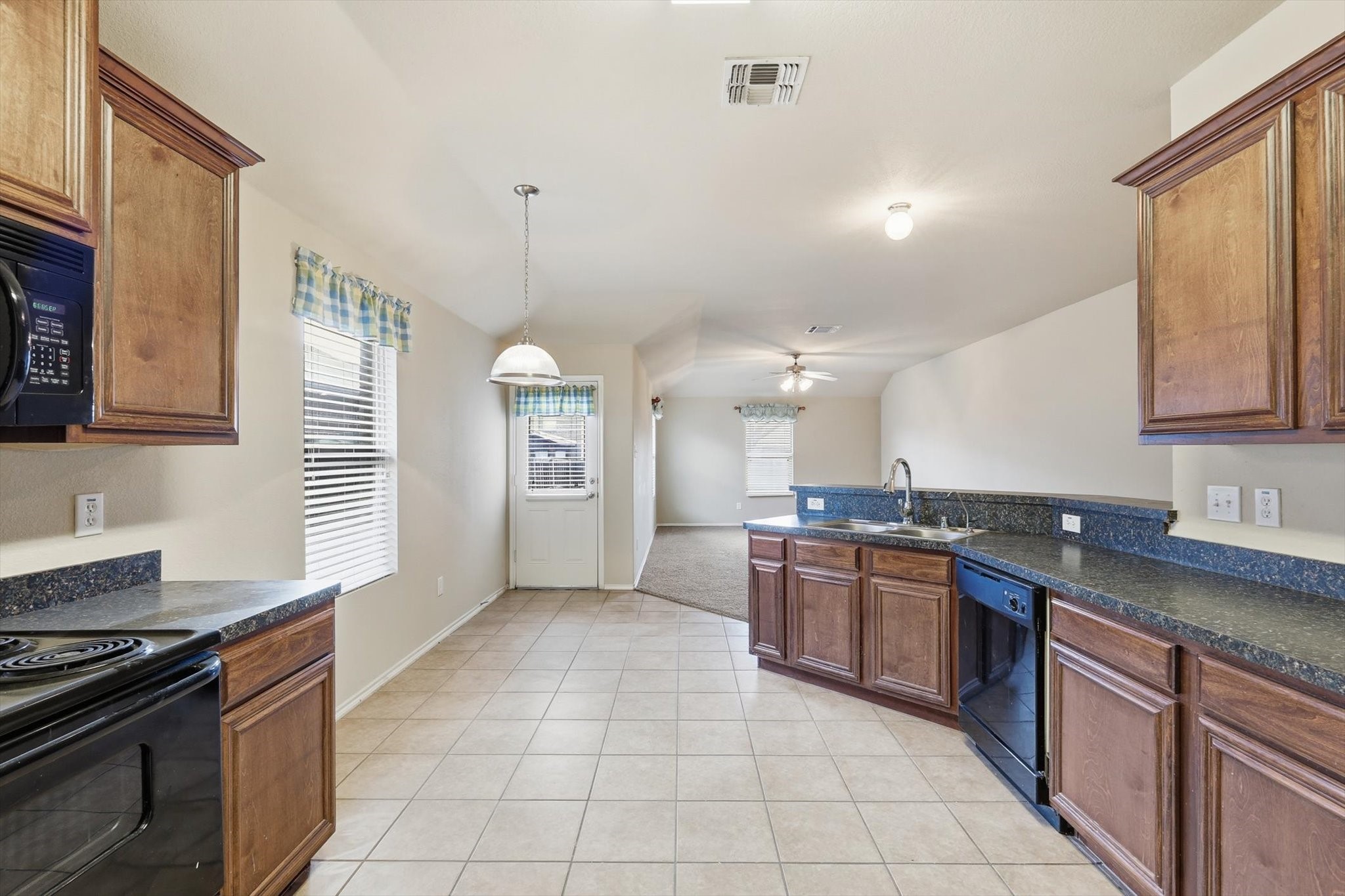 832 Clear Creek Drive Desoto TX 75115