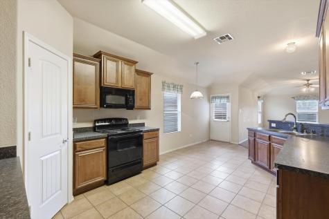 832 Clear Creek Drive Desoto TX 75115
