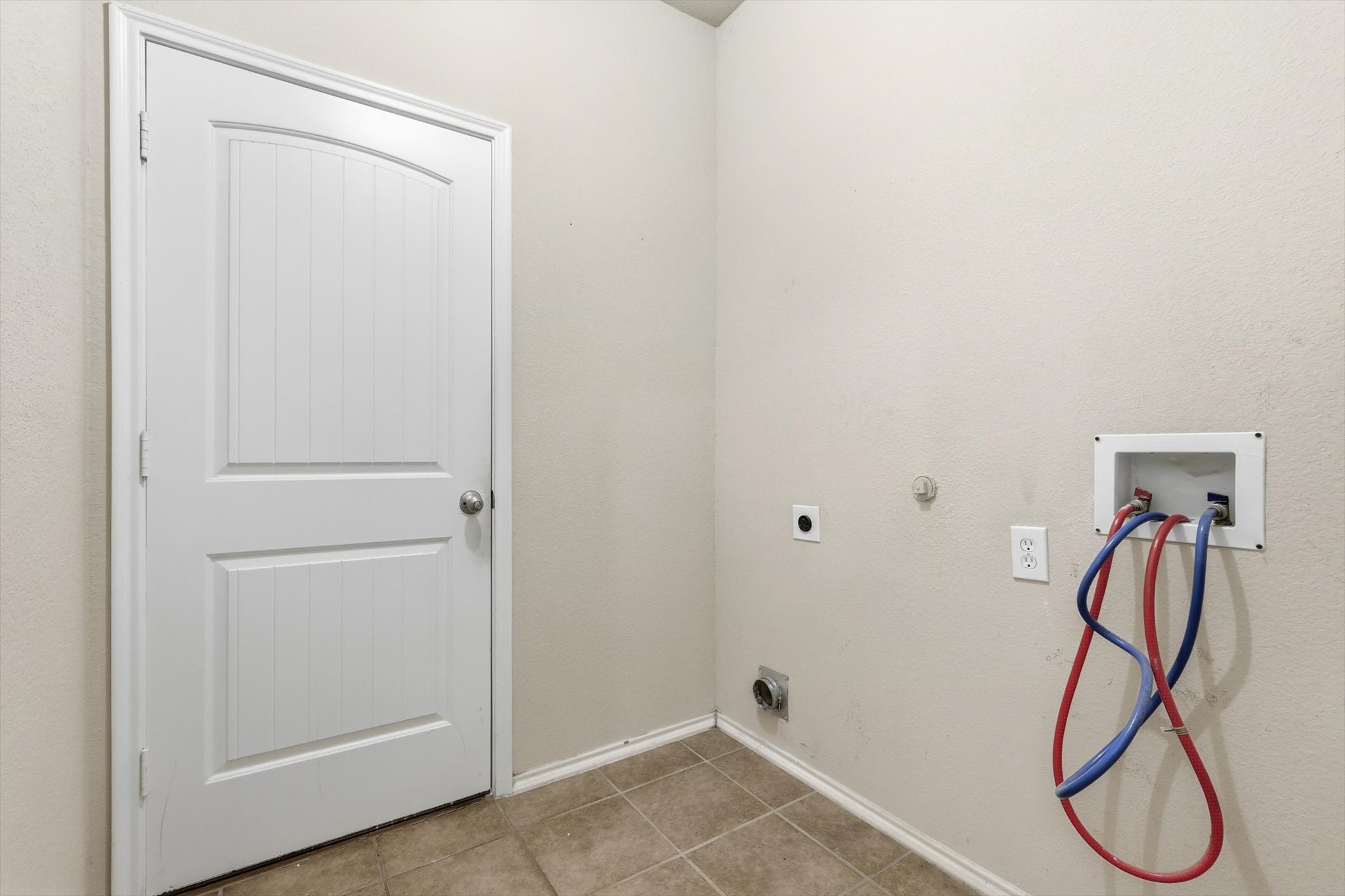 832 Clear Creek Drive Desoto TX 75115