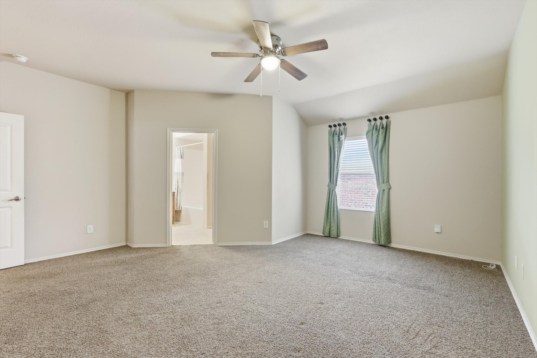 832 Clear Creek Drive Desoto TX 75115