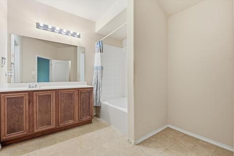 832 Clear Creek Drive Desoto TX 75115