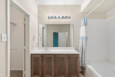 832 Clear Creek Drive Desoto TX 75115