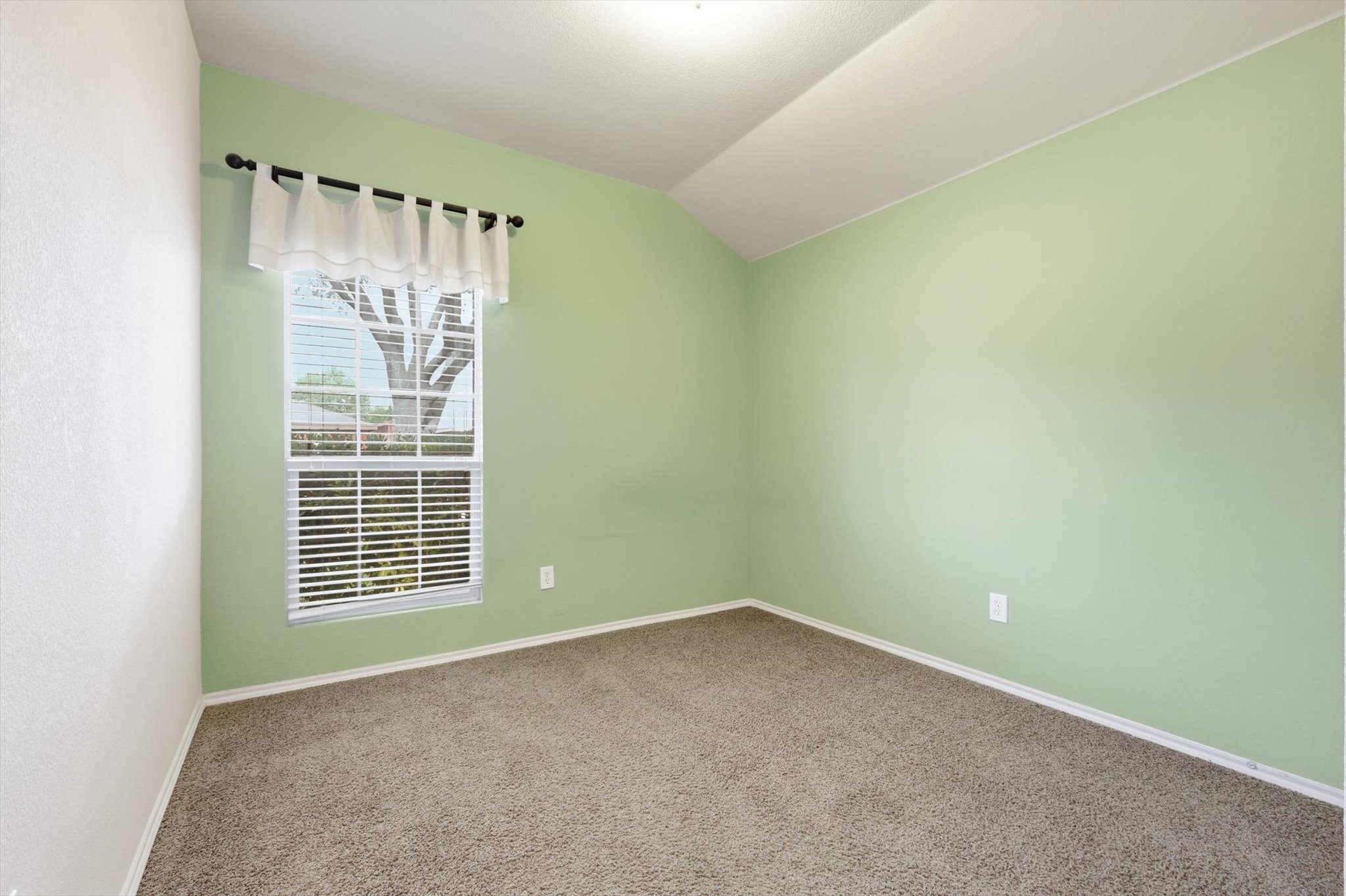 832 Clear Creek Drive Desoto TX 75115