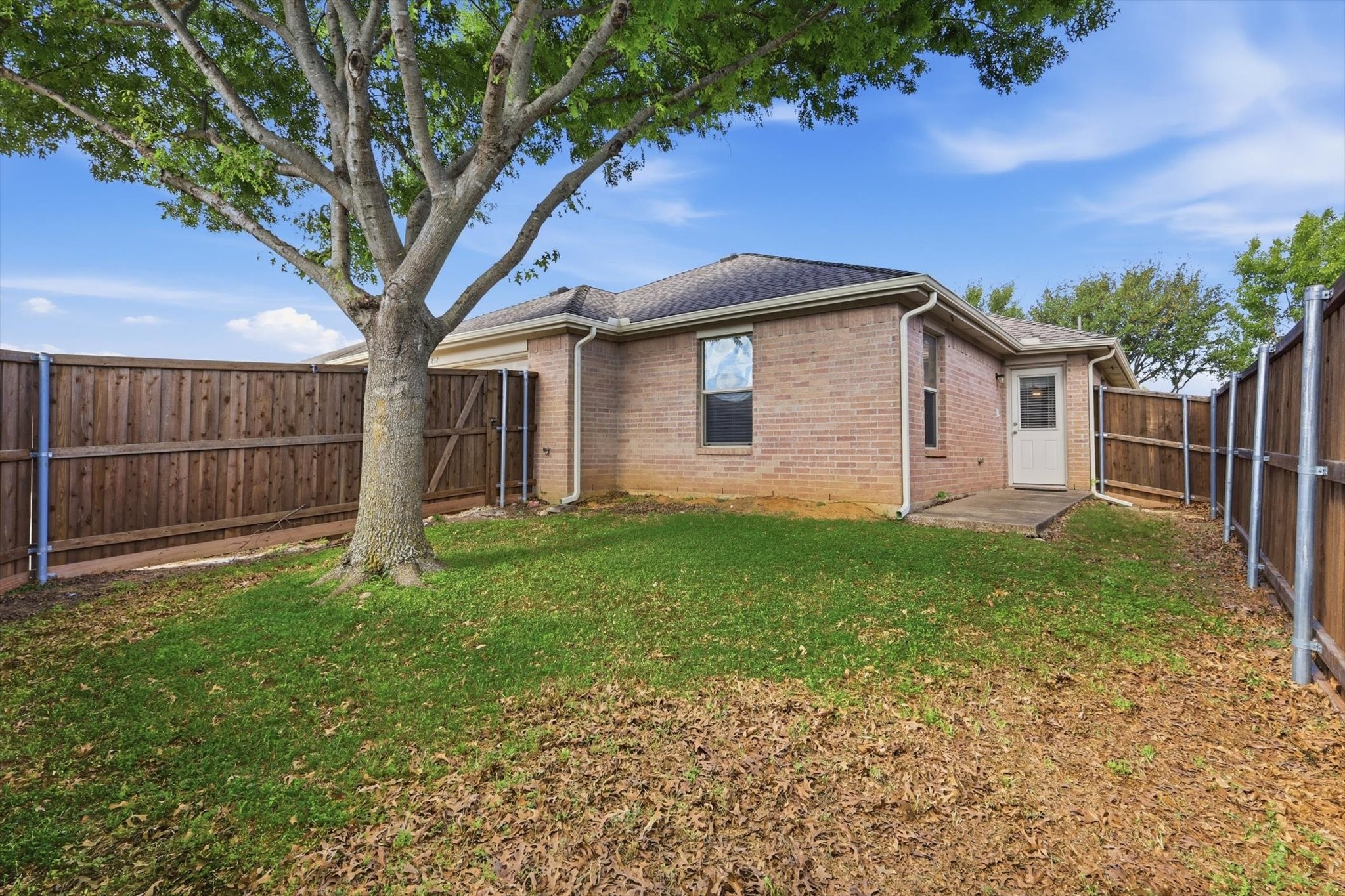 832 Clear Creek Drive Desoto TX 75115