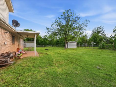 511 N Clay Street Henrietta TX 76365