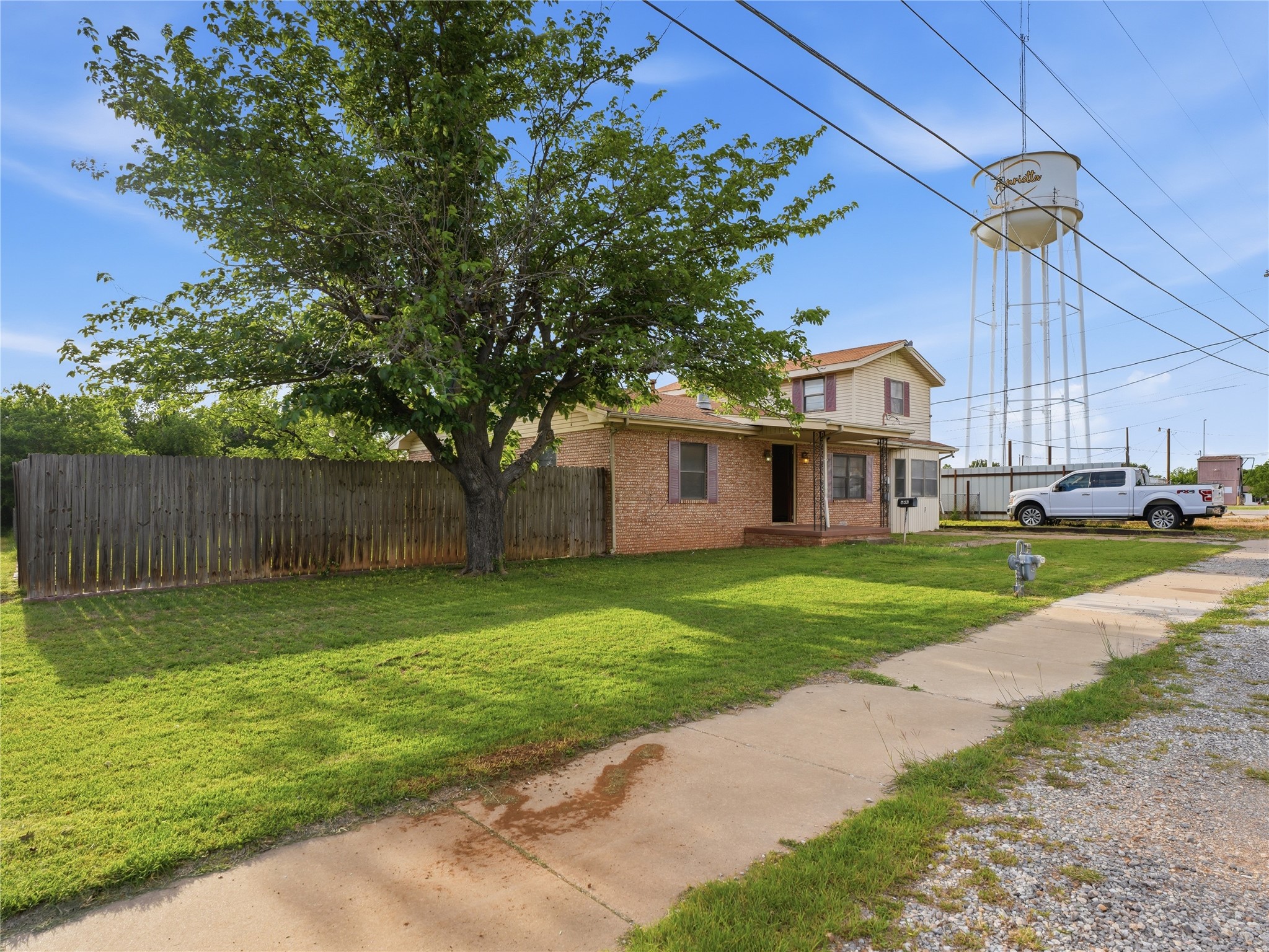 511 N Clay Street Henrietta TX 76365