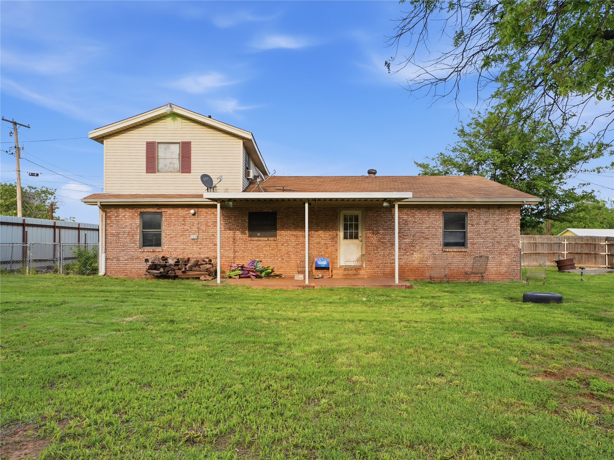 511 N Clay Street Henrietta TX 76365