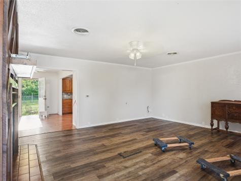 511 N Clay Street Henrietta TX 76365