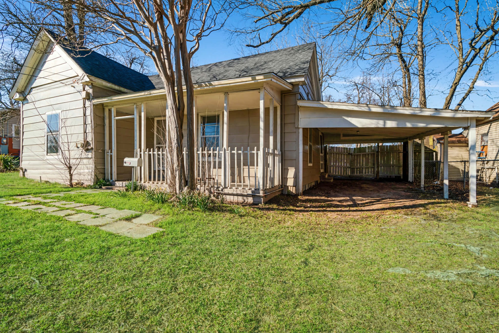 1716 Maple Avenue Paris TX 75460