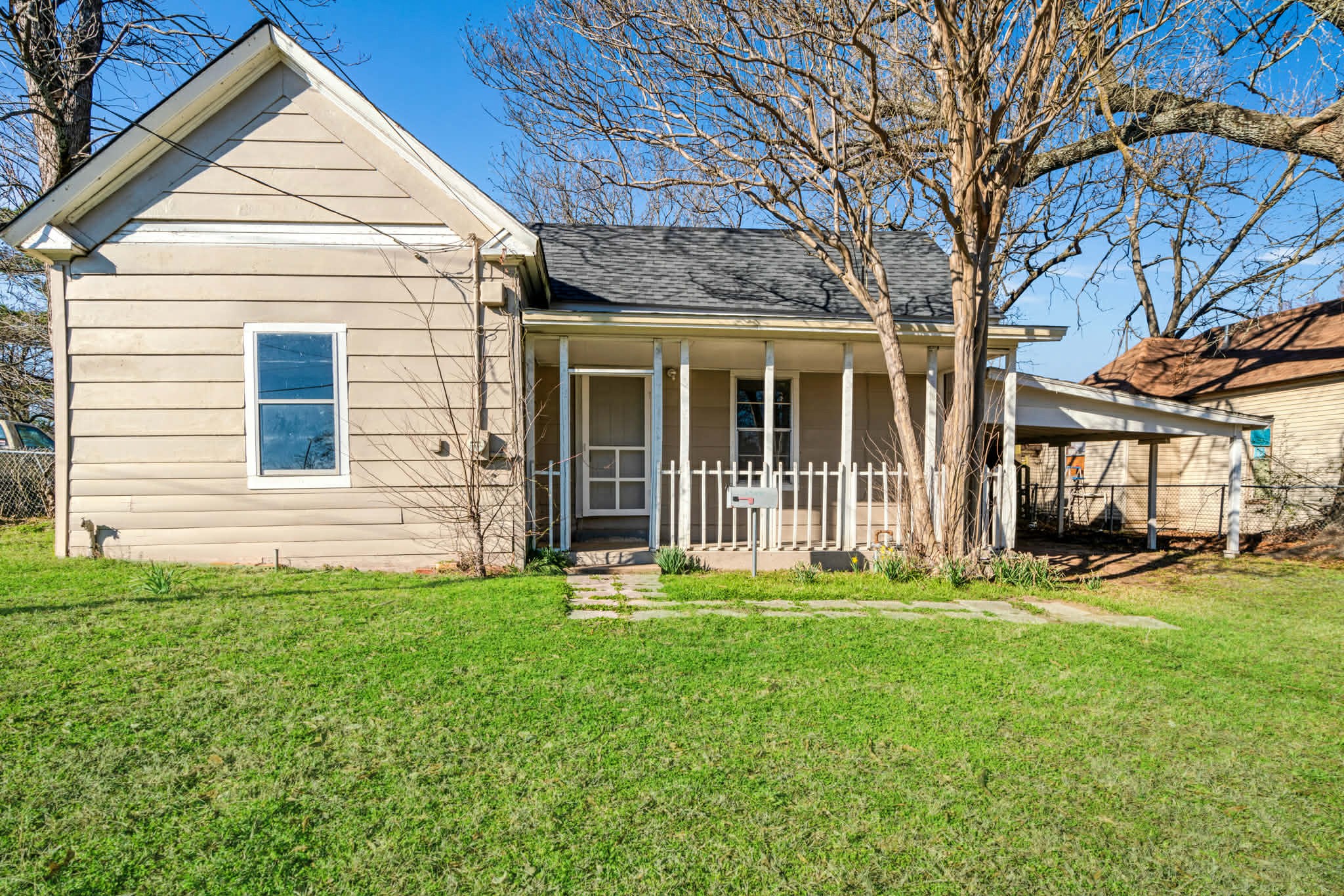 1716 Maple Avenue Paris TX 75460