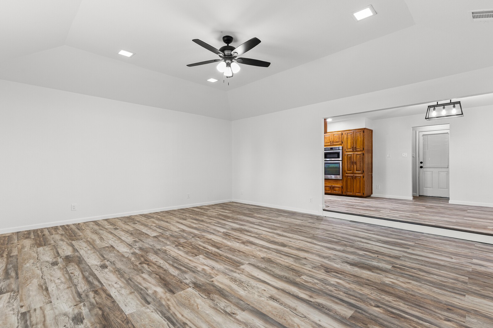961 Shilling Drive Elm Mott TX 76640
