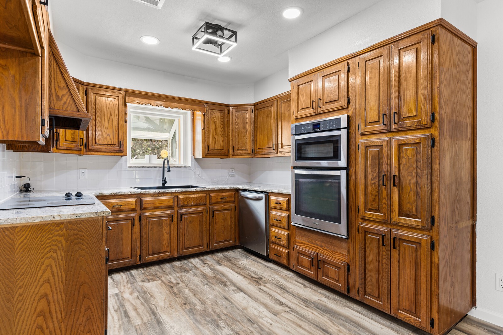 961 Shilling Drive Elm Mott TX 76640