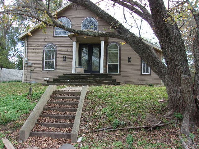 213 Live Oak Street Mount Vernon TX 75457