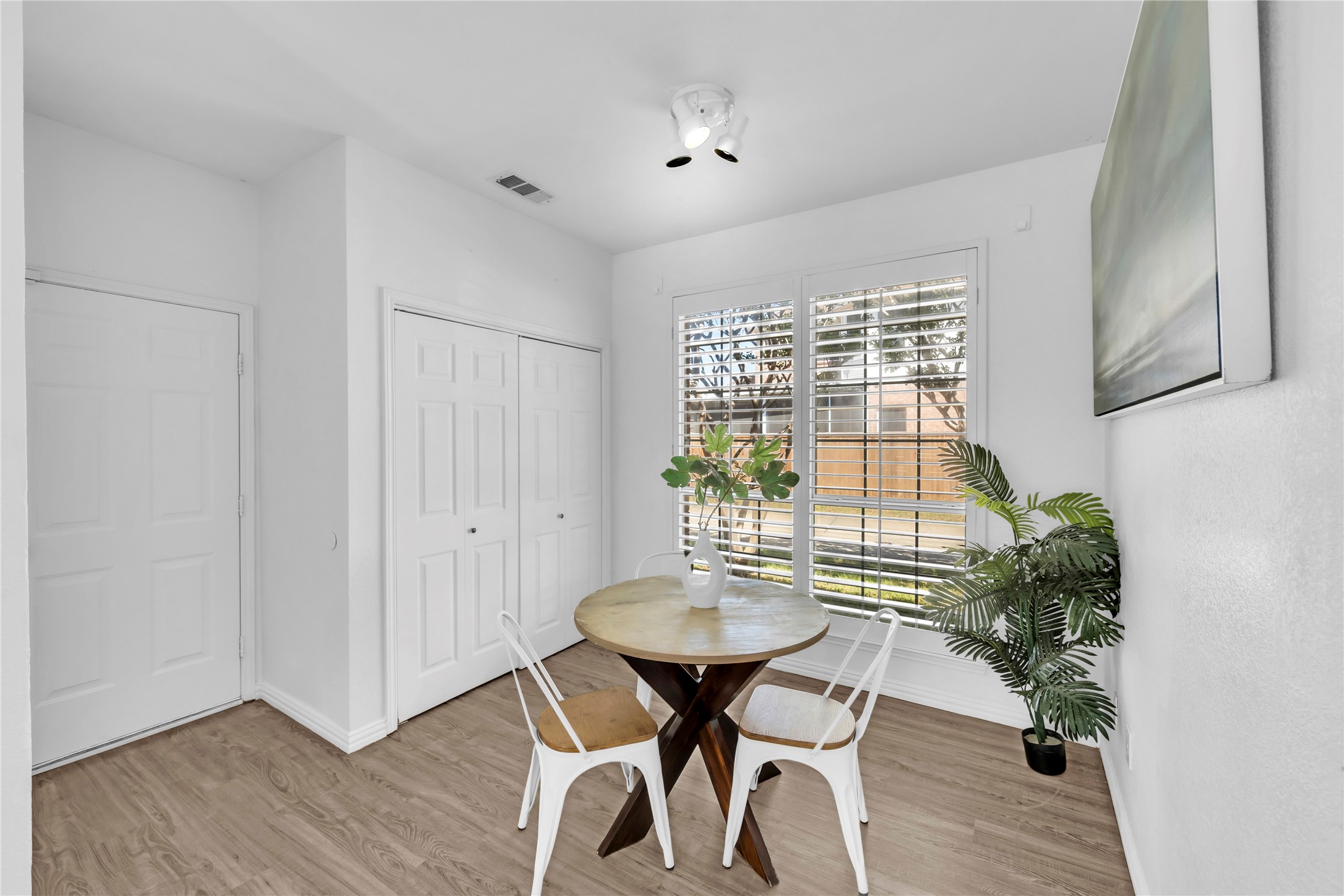 1372 Mae Drive Carrollton TX 75007