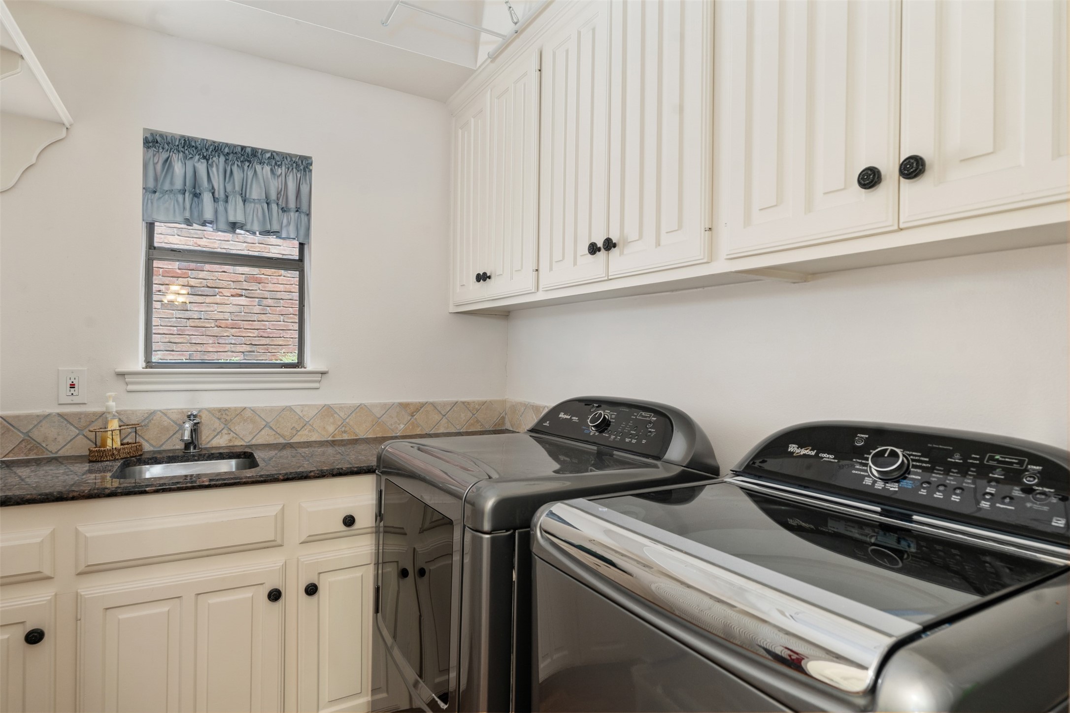 7 Queensview Court Dallas TX 75225