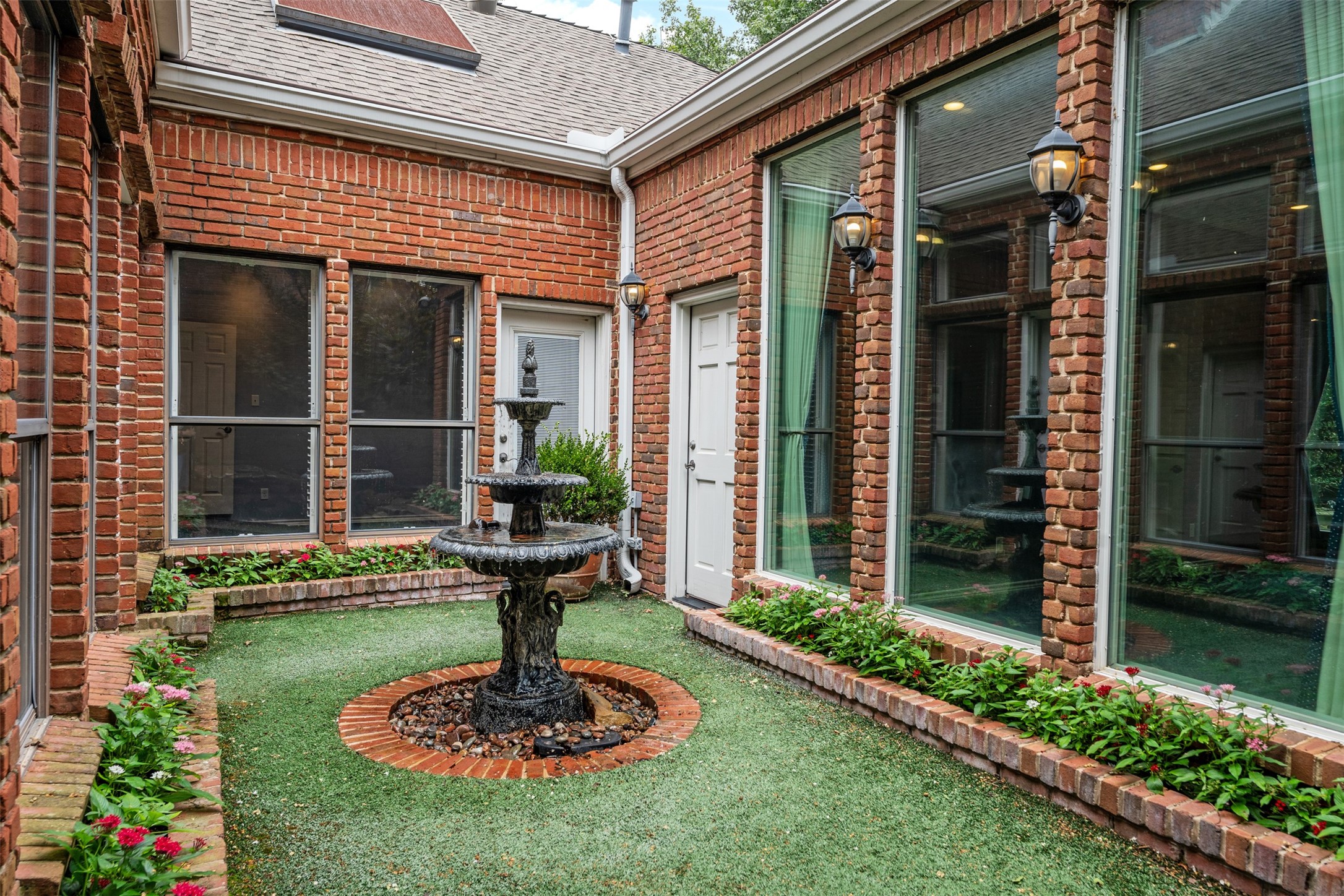 7 Queensview Court Dallas TX 75225