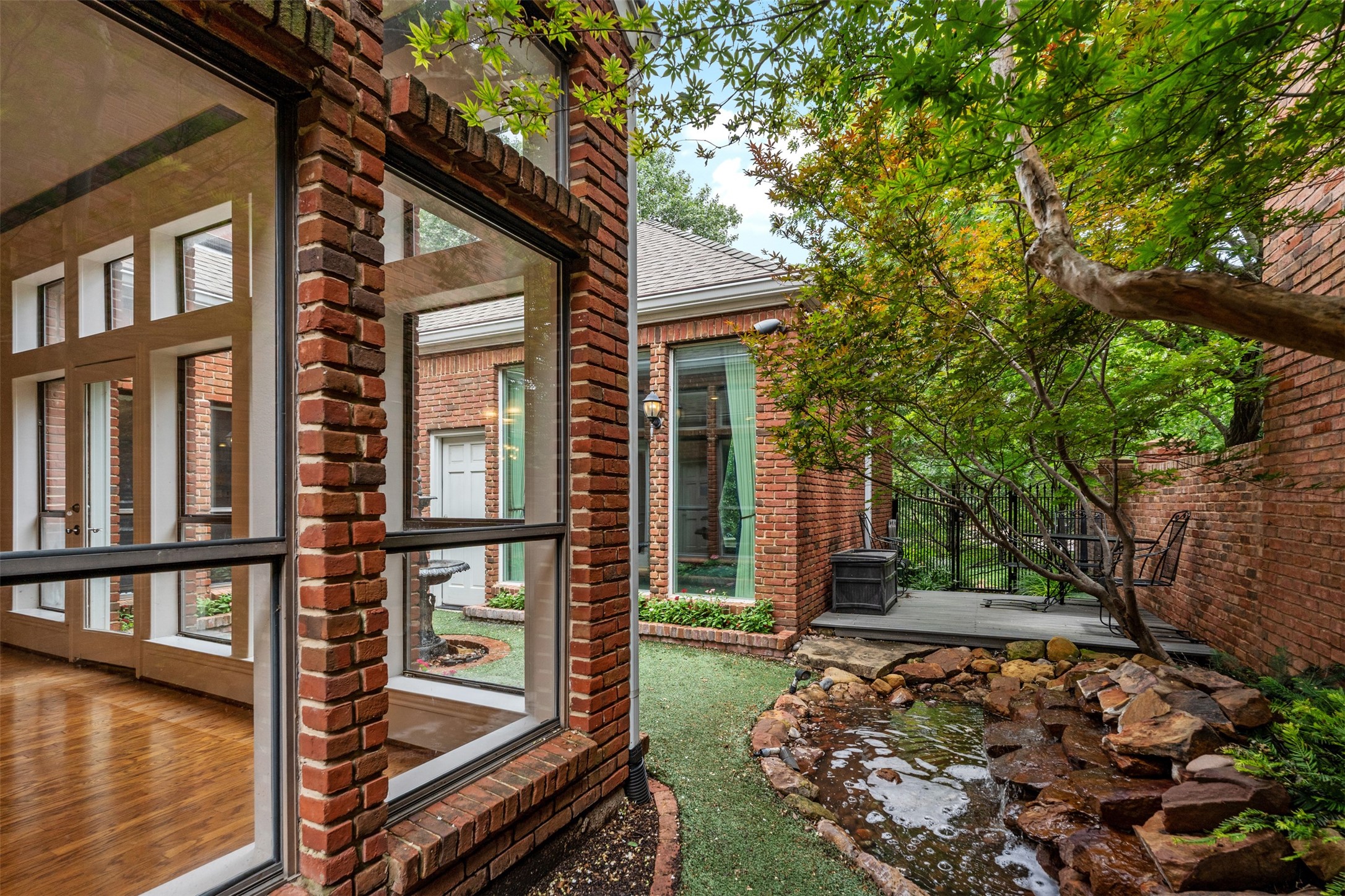 7 Queensview Court Dallas TX 75225