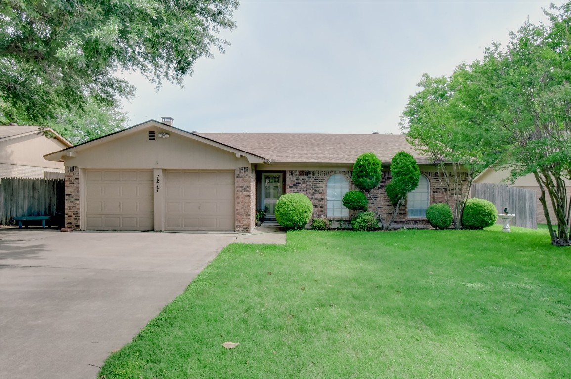 1217 Augusta Road Benbrook TX 76126