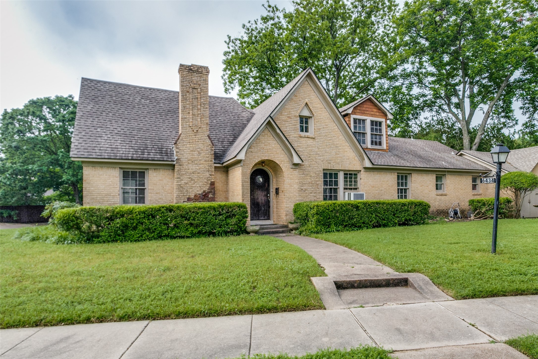 6434 Glenrose Court Dallas TX 75214