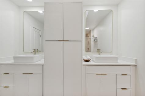 2744 Meadow Green Bedford TX 76021