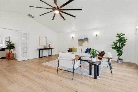 2744 Meadow Green Bedford TX 76021