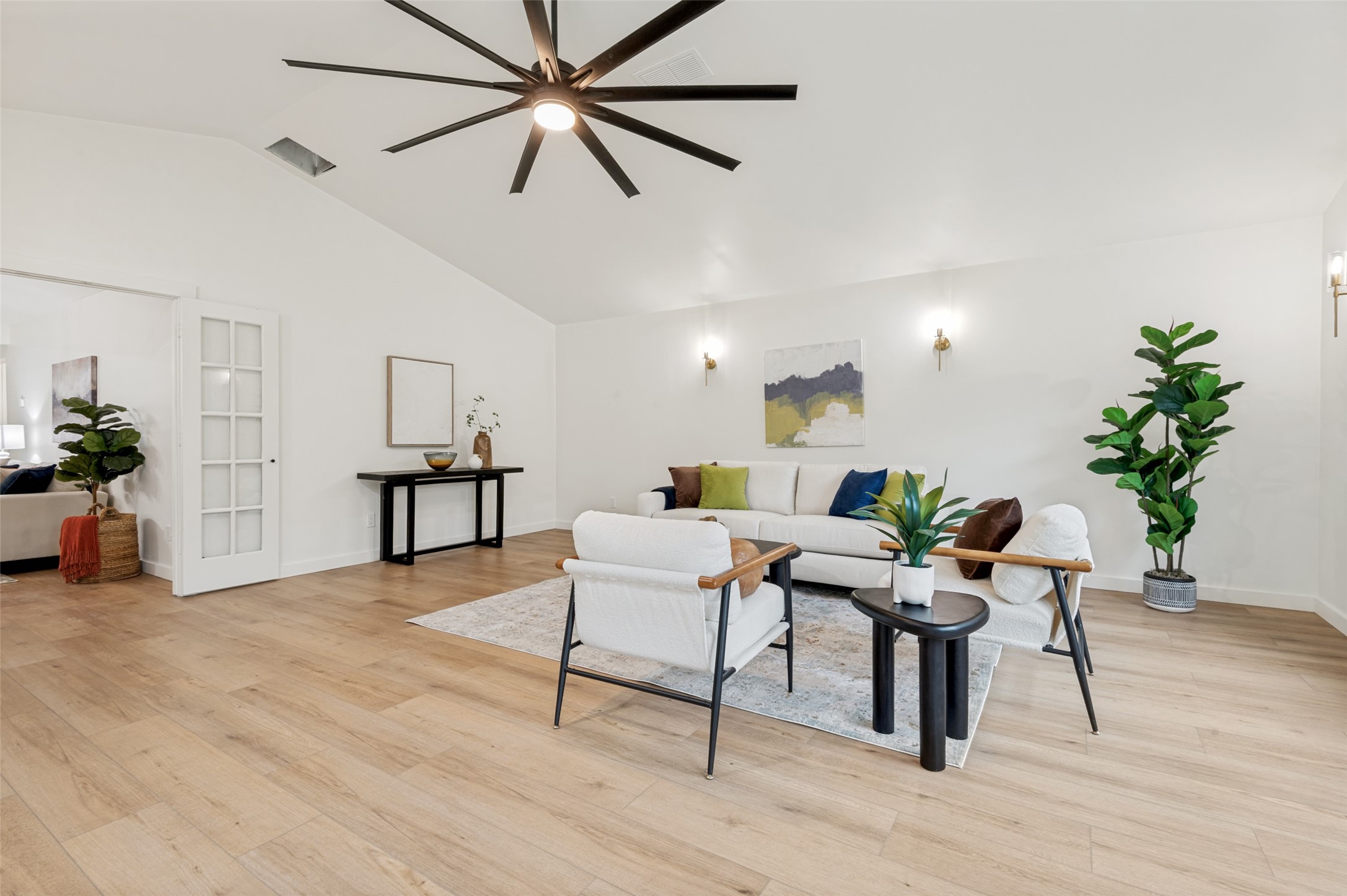 2744 Meadow Green Bedford TX 76021