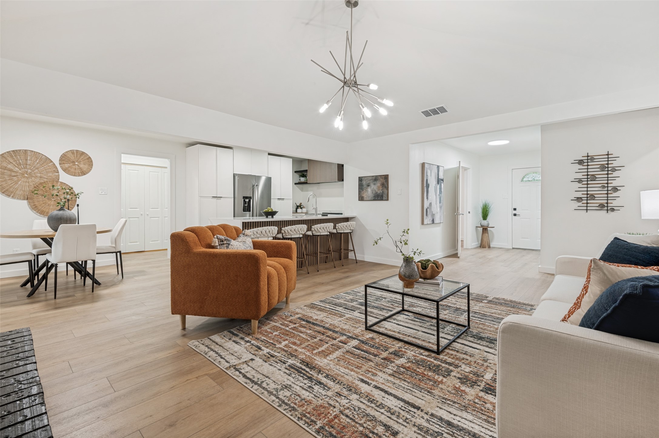 2744 Meadow Green Bedford TX 76021