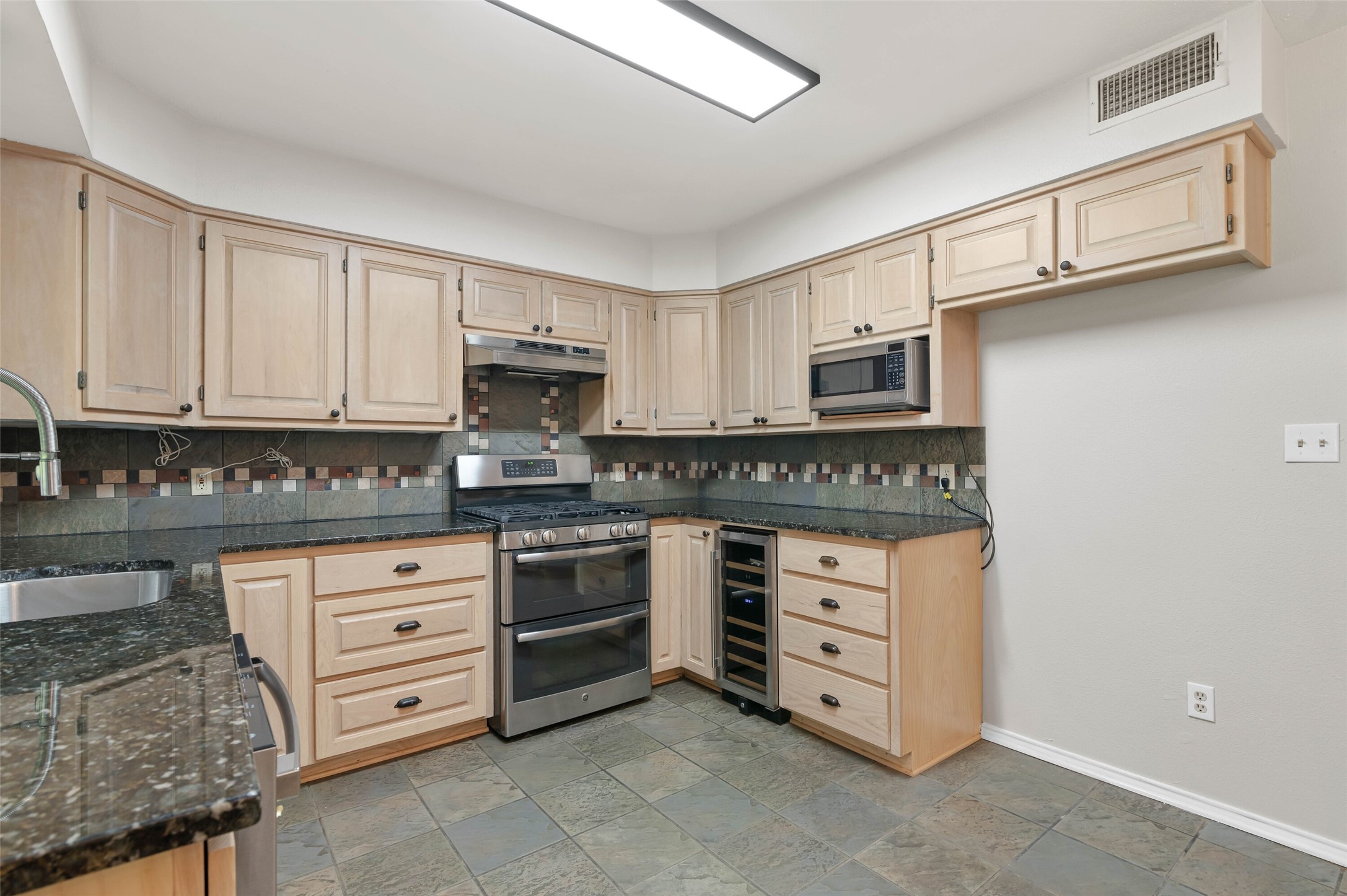 2002 Emerson Lane Denton TX 76209