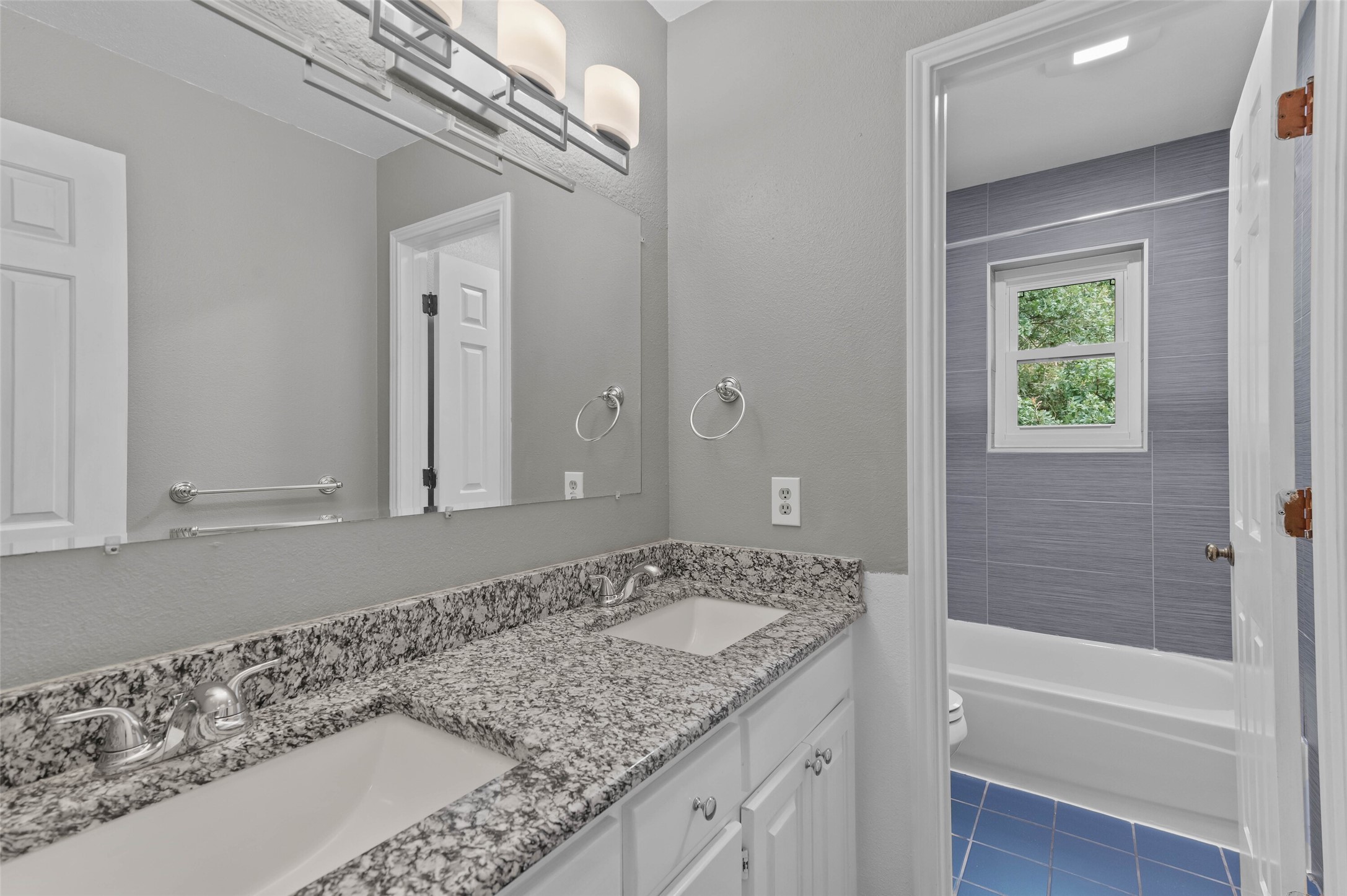 2002 Emerson Lane Denton TX 76209