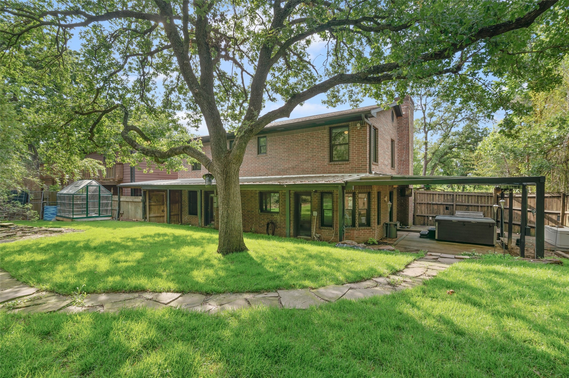 2002 Emerson Lane Denton TX 76209