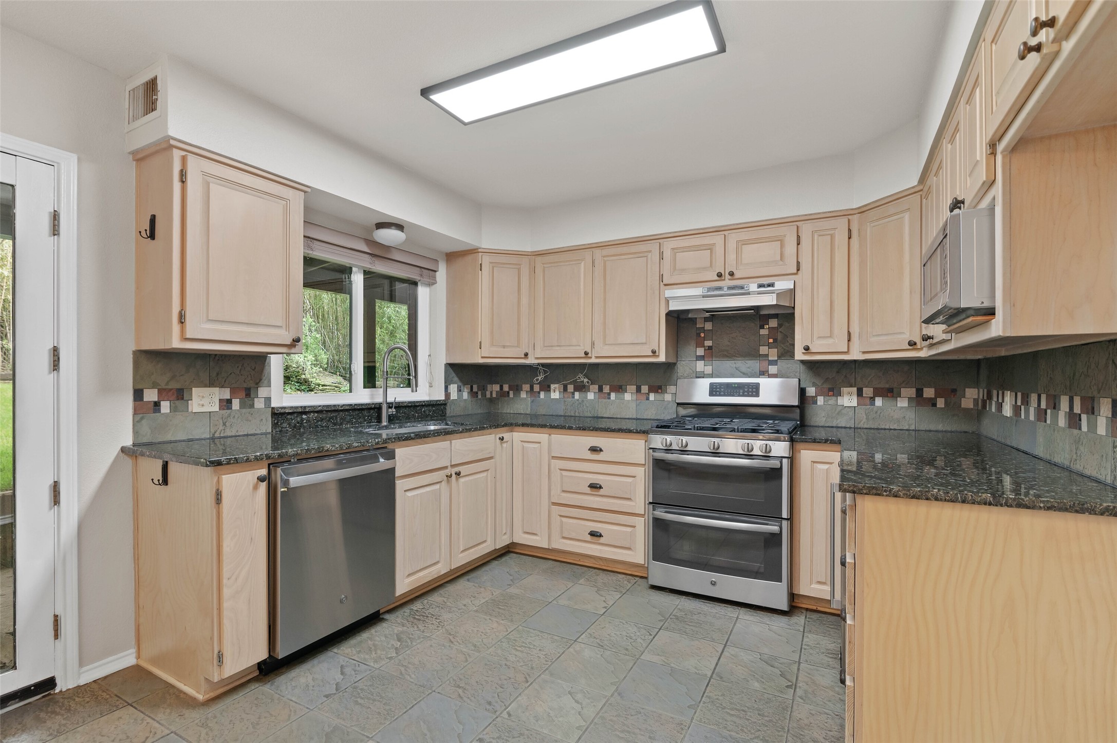 2002 Emerson Lane Denton TX 76209