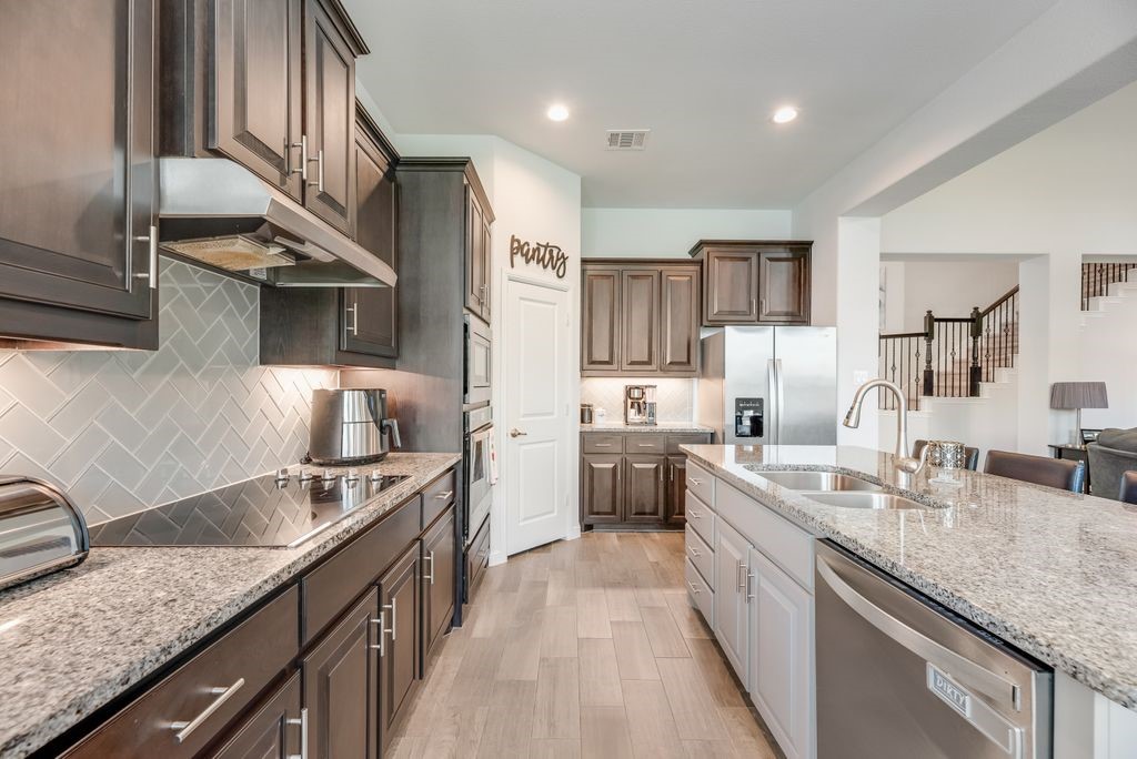 7807 Links Drive Arlington TX 76001