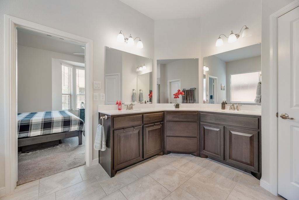 7807 Links Drive Arlington TX 76001