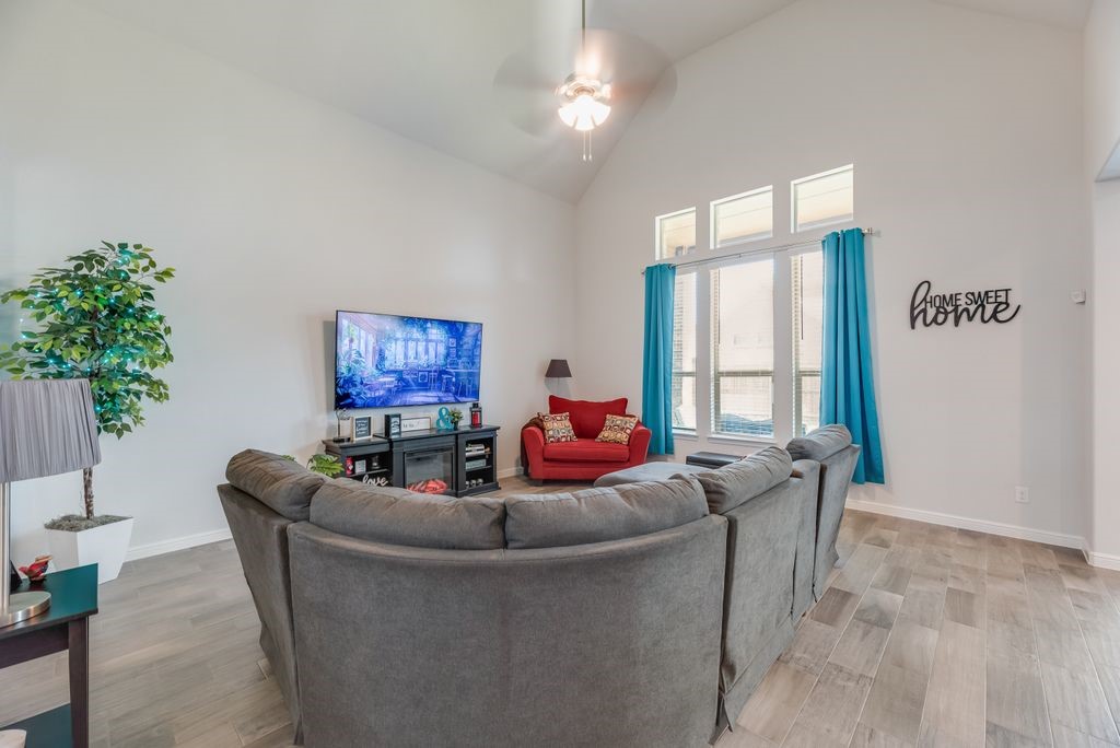 7807 Links Drive Arlington TX 76001