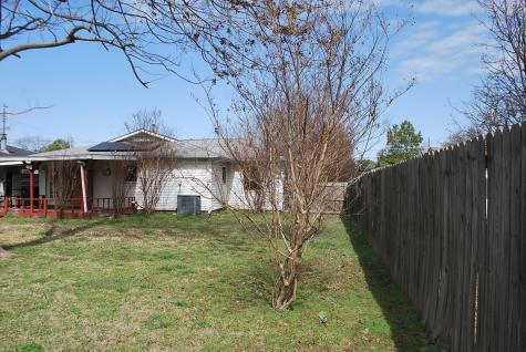 2604 W Johnson Street Denison TX 75020