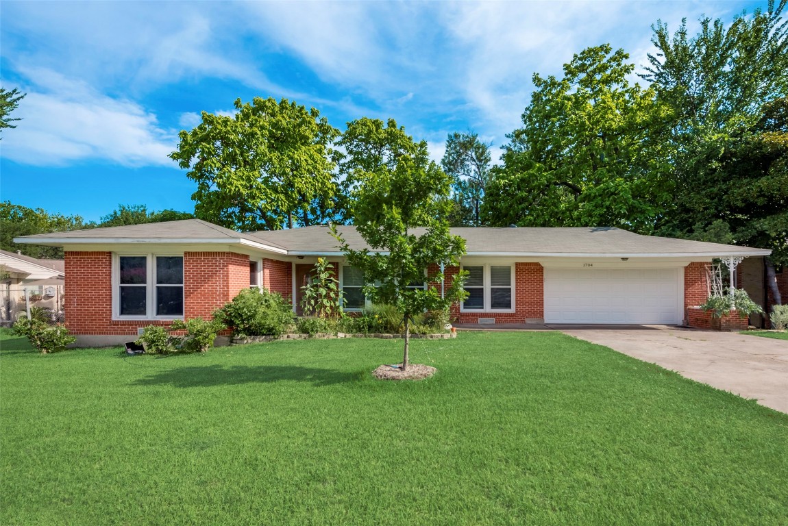 1704 Oldgate Lane Garland TX 75042