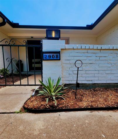 2908 Washington Street Commerce TX 75428