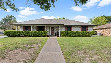 704 Cleveland Street Greenville TX 75401