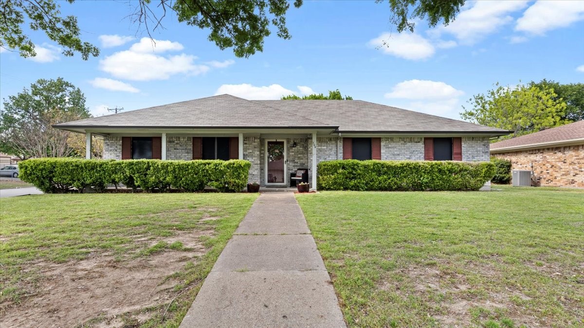 704 Cleveland Street Greenville TX 75401